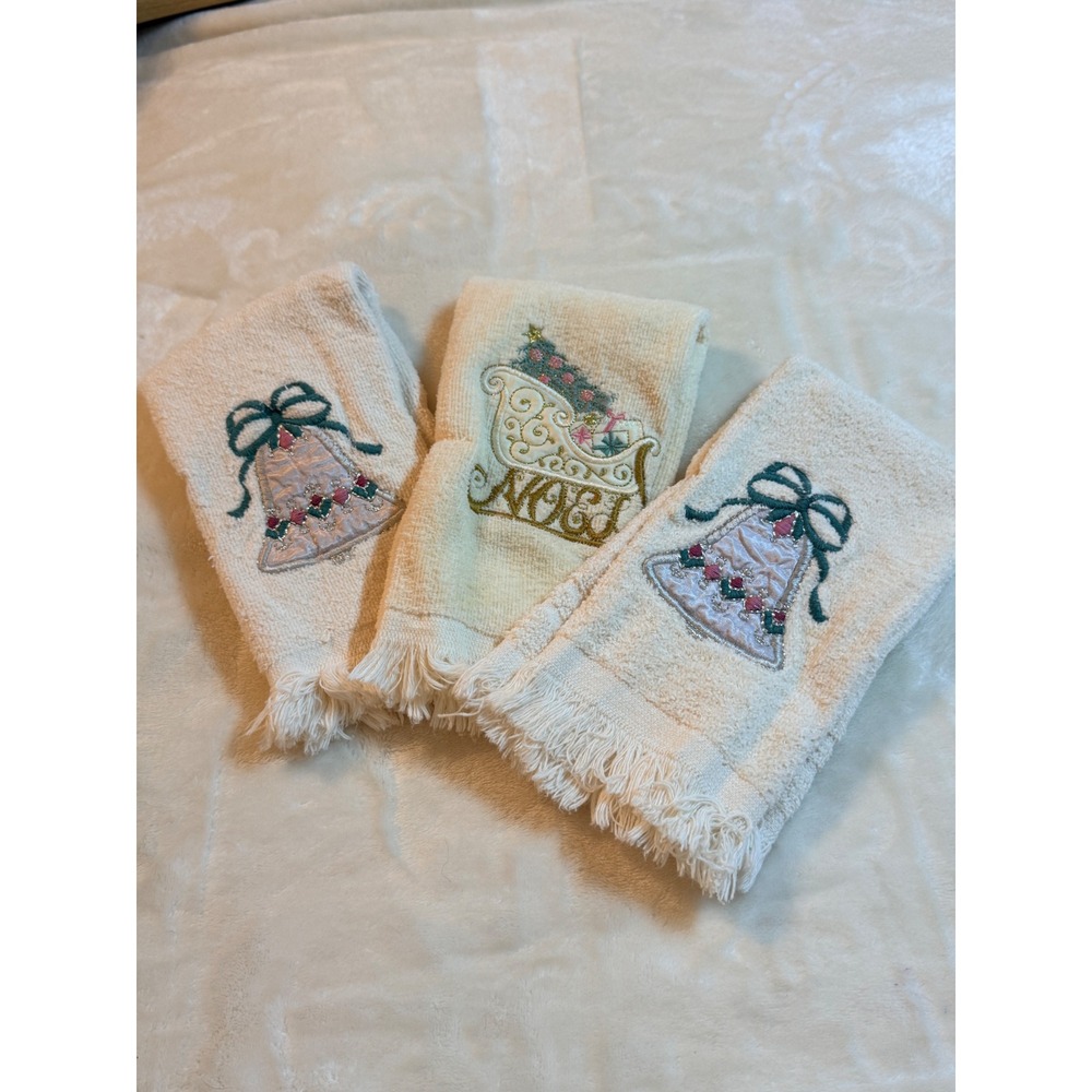 Vintage Christmas Hand Towel Set of 3 Embroidered Noel Sleigh Bells Fringe Cream